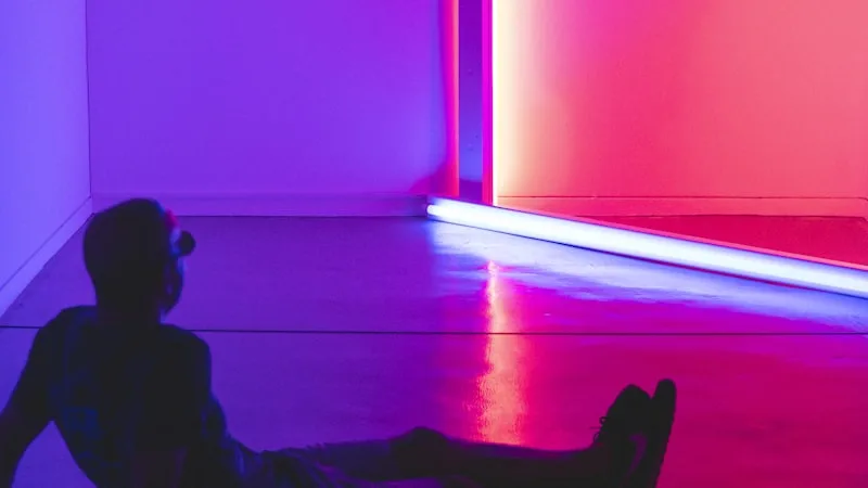 What You See When You Enter a Live Room